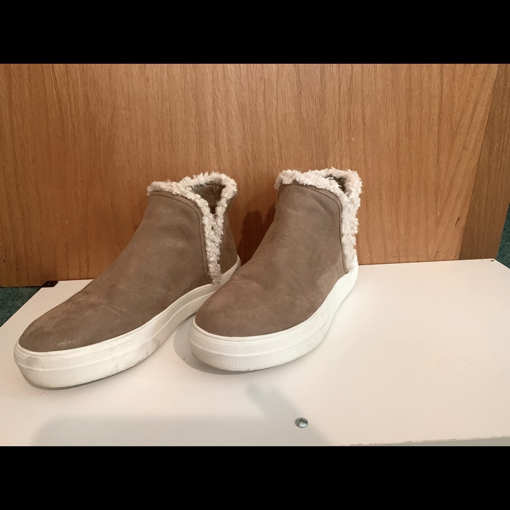 Women’s ankle shoes. Size 7.5. Worn twice.